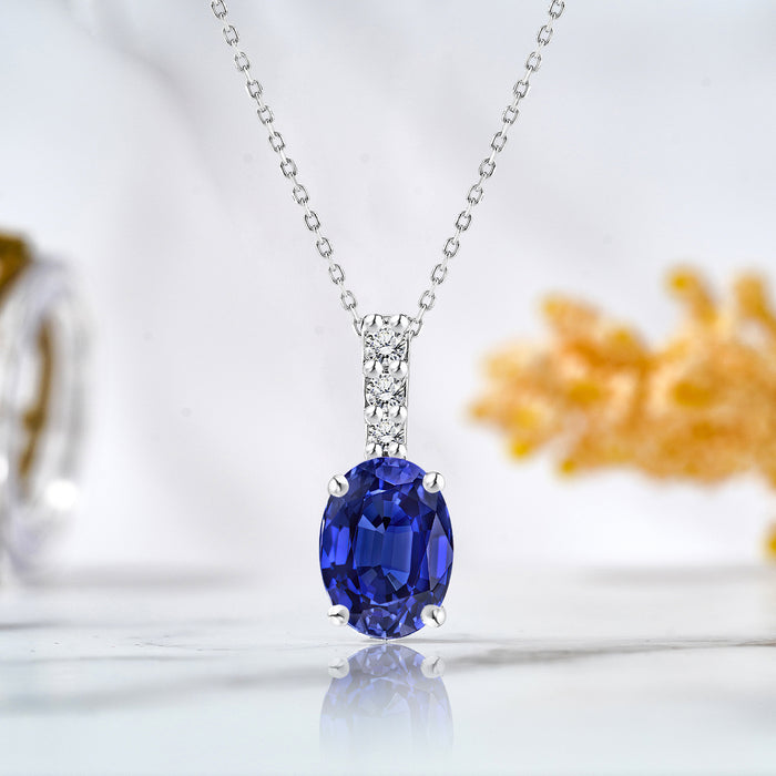 シルバー/K18WGP 合計1.25ct. オーバルカット ドロップ クラス感の9月の誕生石サファイアペンダント