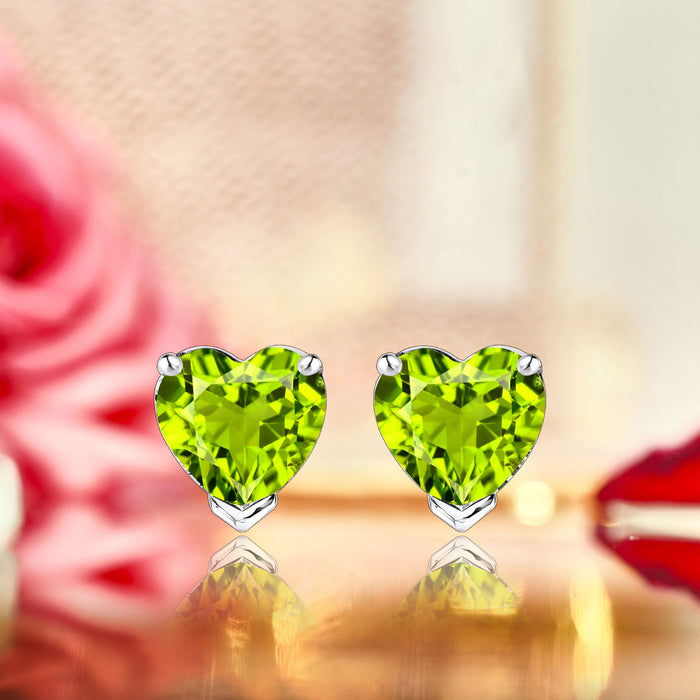 シルバー/K18WGP 1.0ct. ハートシェイプカット 一粒 クールな8月の誕生石ペリドットスタッドピアス