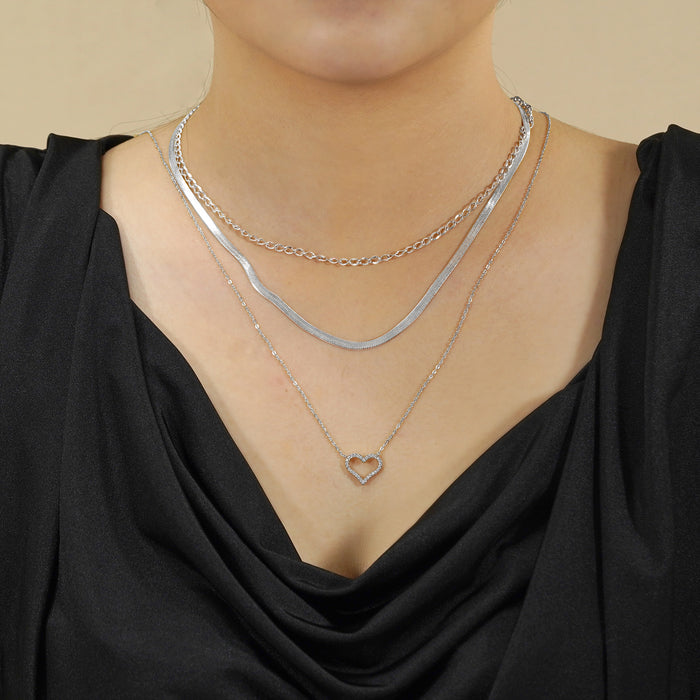 マルチセット　ハートシェイプ　おしゃれなホワイトゴールドマルチレイヤーネックレス