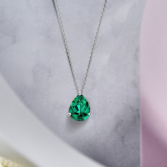 シルバー/K18WGP 1.50ct. ペアシェイプカット 一粒 華麗な5月の誕生石エメラルドペンダント