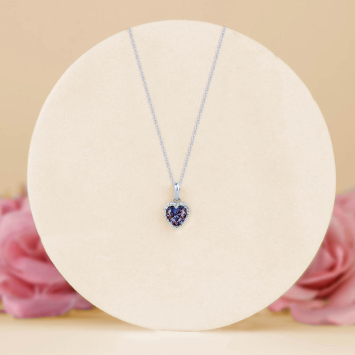 シルバー/K18WGP 合計1.50ct. ヘイロー ハートシェイプカット クラシックな6月の誕生石アレキサンドライトペンダント