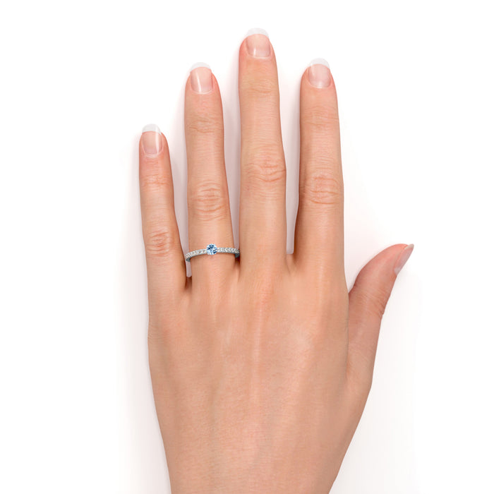 K10ホワイトゴールド 0.77ct アクアマリンとダイヤモンド リング（パヴェセッティング／3月誕生石）