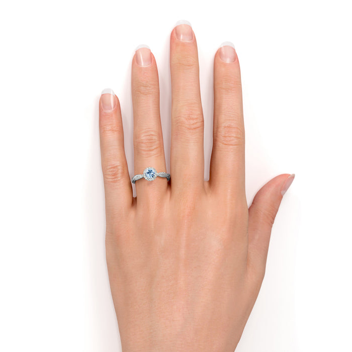 K10ホワイトゴールドアクアマリンと天然ダイヤモンドヘイローリング（淡いブルー石／合計1.10ct／3月誕生石）