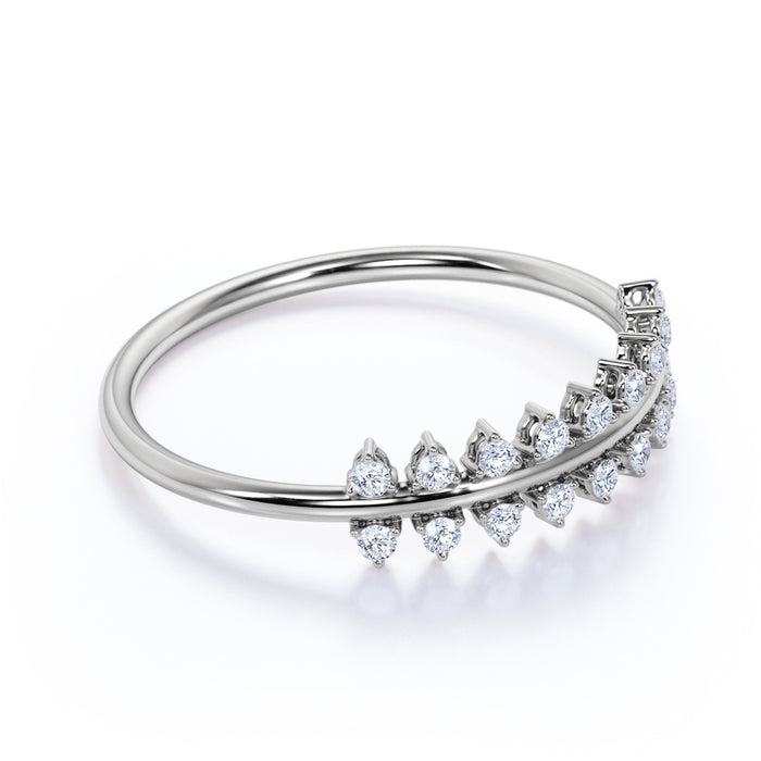 K10 ダイヤモンドリング（0.12ct／ローレルのクラウンモチーフ／重ね付けリング）