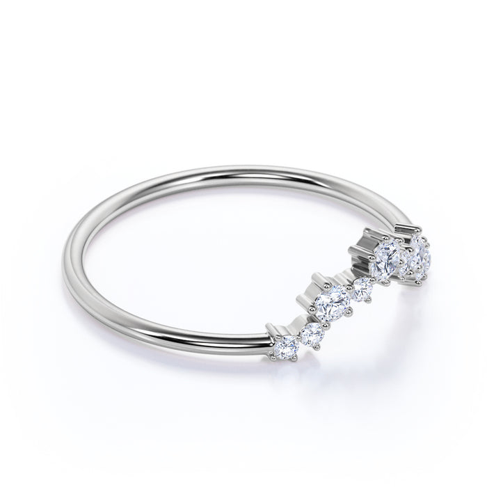 クラウンモチーフ K10 ダイヤモンドリング（0.15ct／繊細なプロング留め／重ね付けリング）