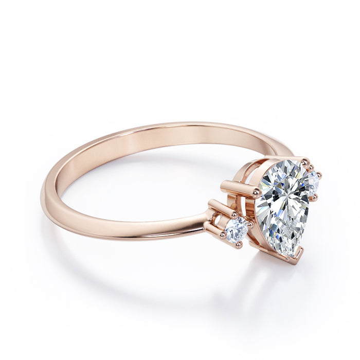 K10 ペアシェイプカット モアサナイトリング（2粒ダイヤモンド／1.03ct）