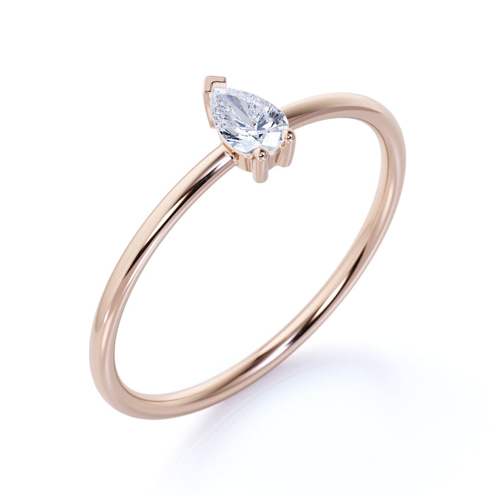 K10 天然ダイヤモンドリング（0.15ct／ペアシェイプカット／重ね付けリング）