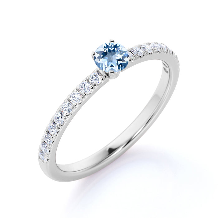 K10ホワイトゴールド 0.77ct アクアマリンとダイヤモンド リング（パヴェセッティング／3月誕生石）