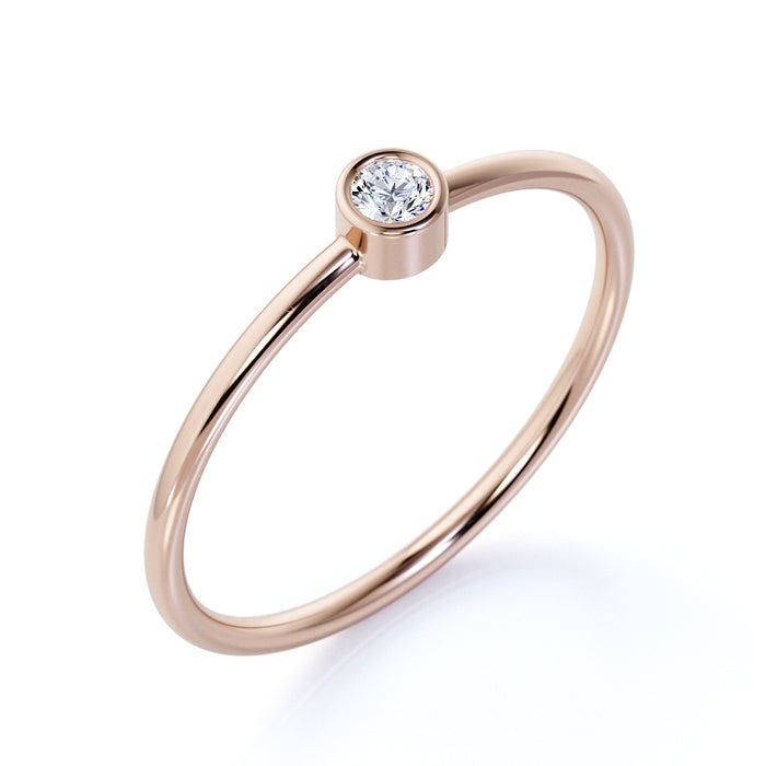 K10 天然ダイヤモンドリング（0.06ct／覆輪留め）