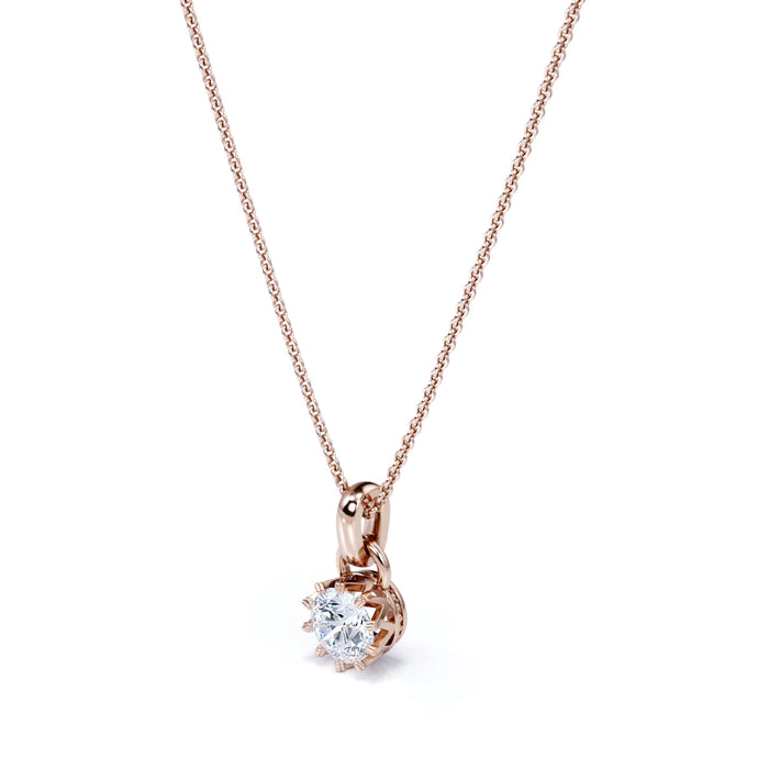 K10 クラウンモチーフ ダイヤモンドペンダント・ネックレス（合計0.25ct／ラウンドカット）