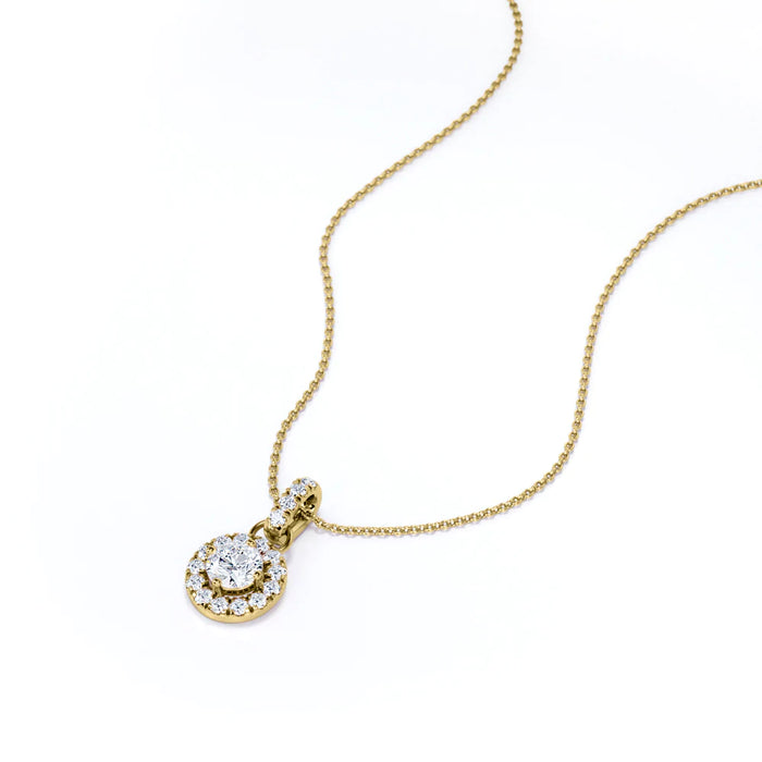K10 ダイヤモンド ヘイローペンダント・ネックレス（合計0.50ct／ラウンドカット／4爪留め）