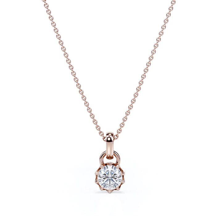 K10 クラウンモチーフ ダイヤモンドペンダント・ネックレス（合計0.25ct／ラウンドカット）